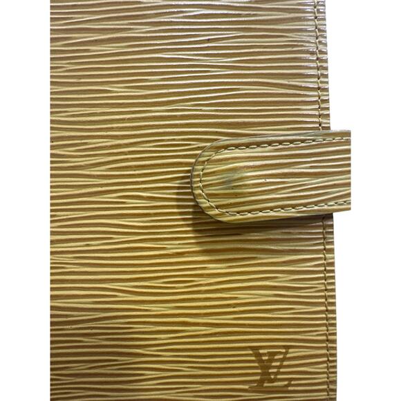197. Louis Vuitton Yellow Agenda Wallet - Picture 8 of 9